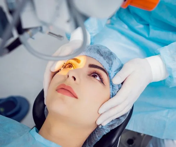 اسباب عملية تثبيت القرنية