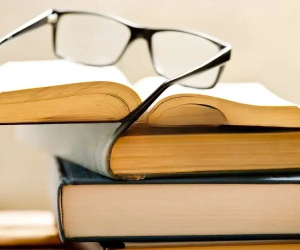 اضرار نظارة القراءة