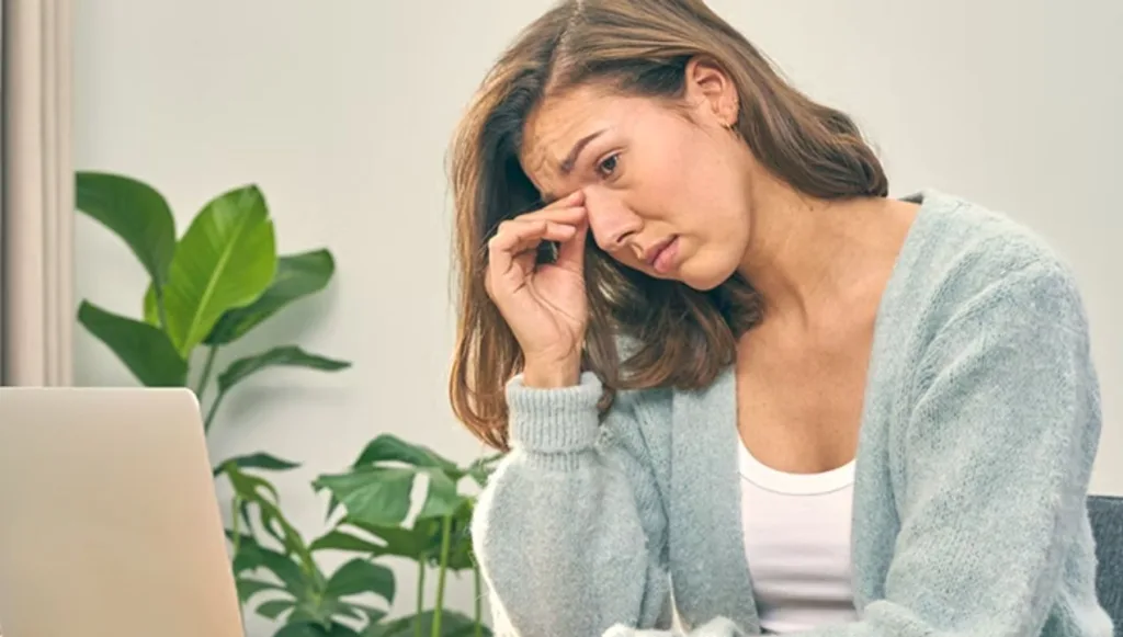 سبب وجود ضباب على العين