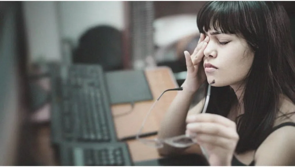 الضوء البرقي في العين