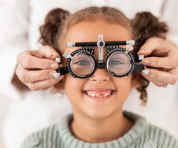 قصر النظر الكاذب